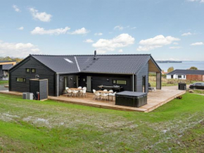 Holiday Home Gunborg - 400m from the sea by Interhome in Sjølund